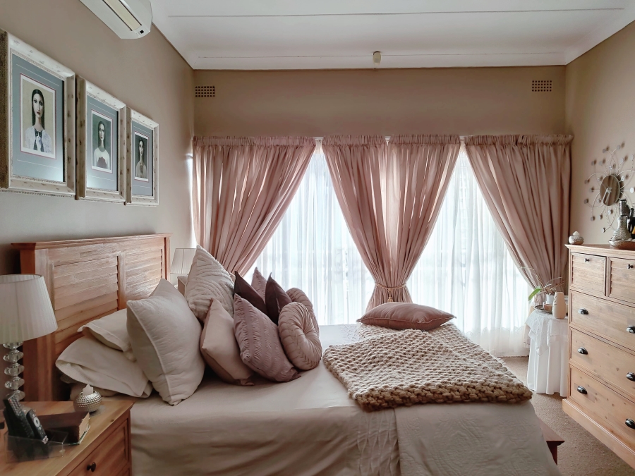 4 Bedroom Property for Sale in Wilkoppies North West